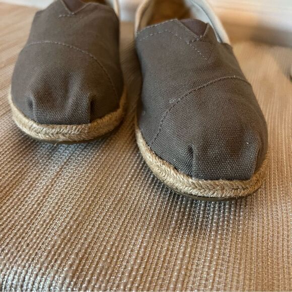 TOMS Womens Classic, Grey, stripe, Slip-Ons University shoes, size 8.5 - Picture 10 of 15